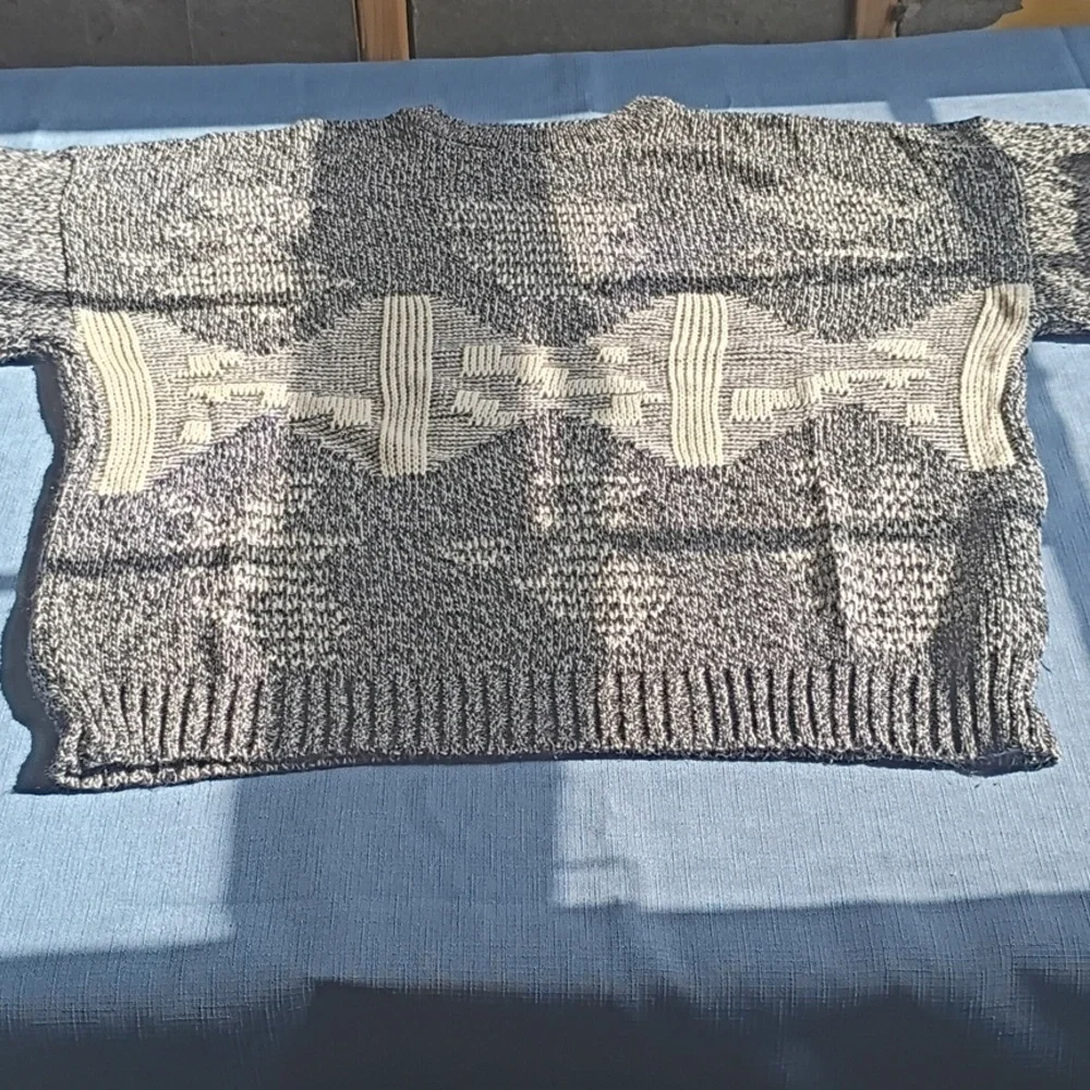 Men's Classic Gray and White Crewneck Sweater